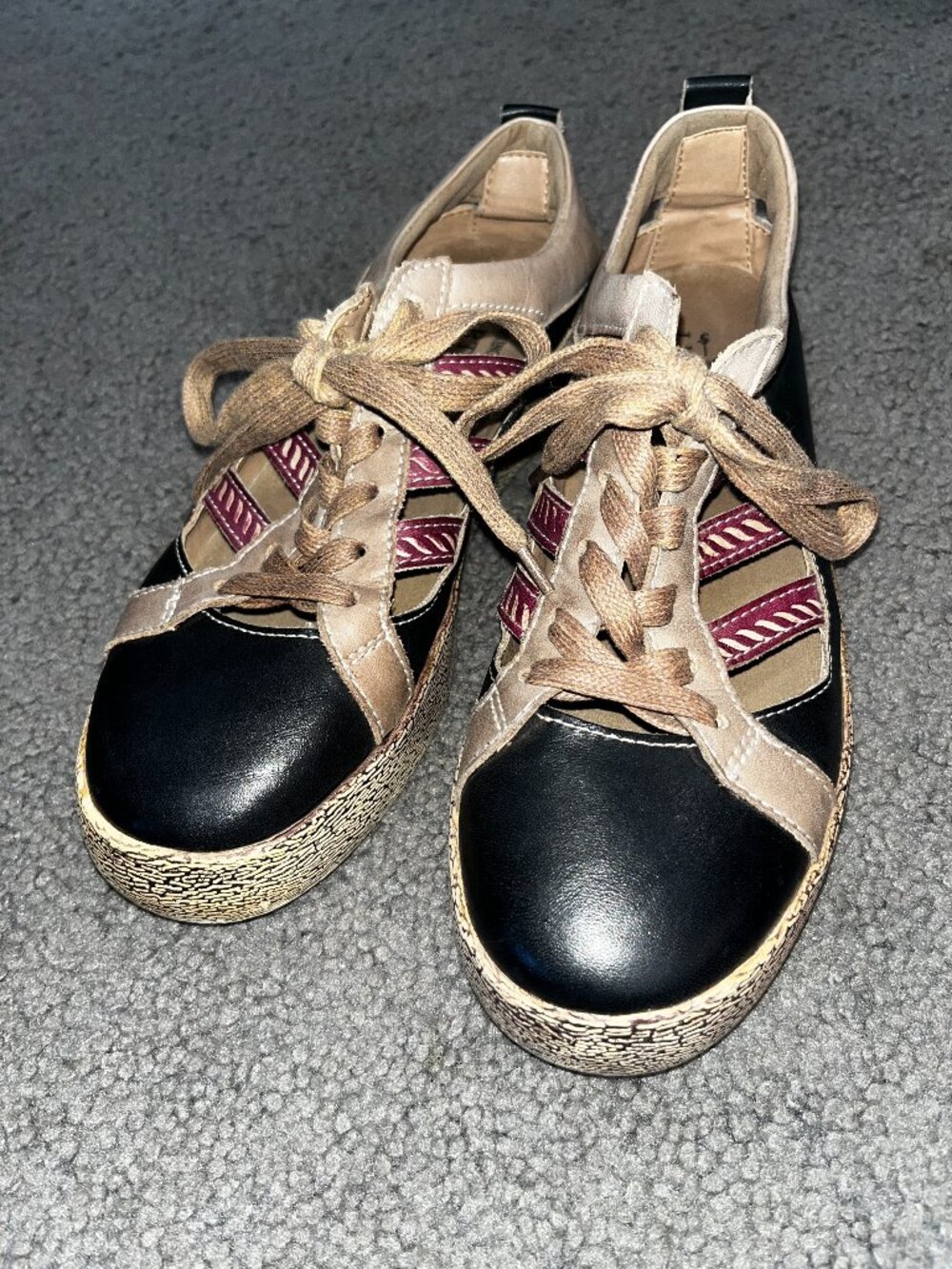 L'Artiste by Spring Step Porscha Leather Sneaker Black Multi Cutout Flat EU 38